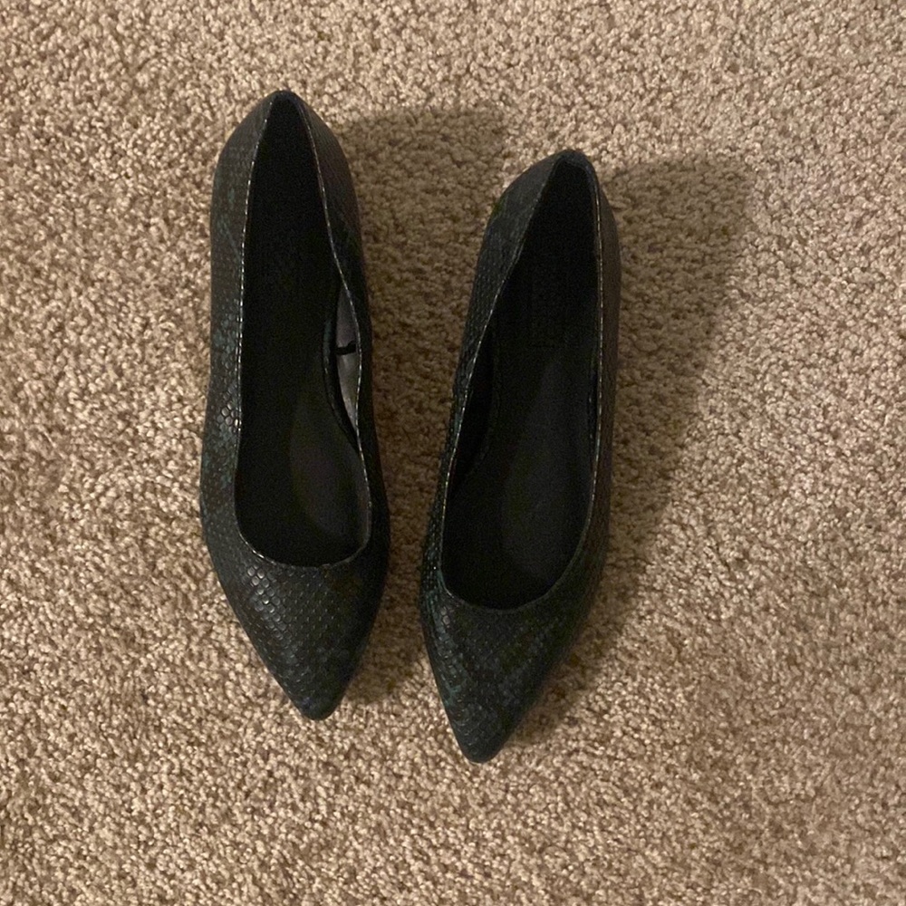Dark green and black snake print flats